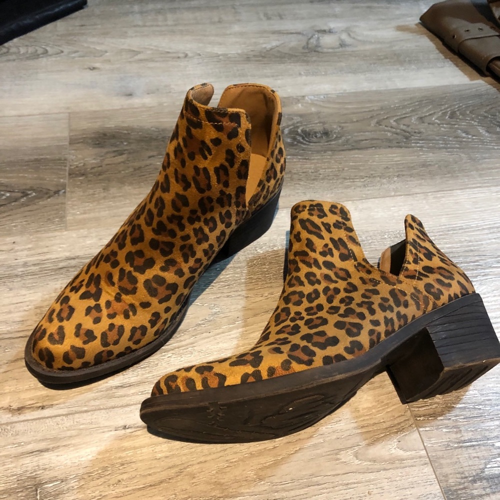 Suede leopard booties - Picture 2 of 3